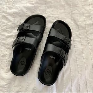 *BRAND NEW* Black double strap sandal